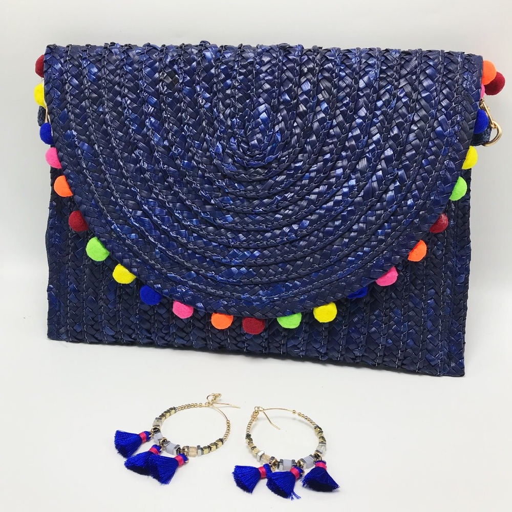 BLUE STRAW POM POM BAG